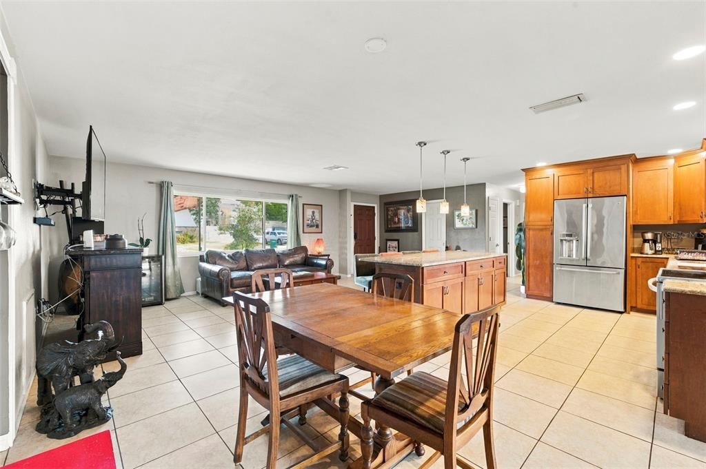 For Sale: $500,000 (3 beds, 2 baths, 1827 Square Feet)