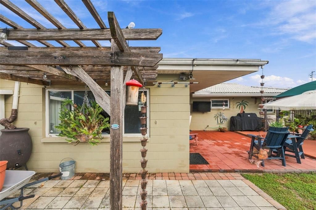 For Sale: $500,000 (3 beds, 2 baths, 1827 Square Feet)