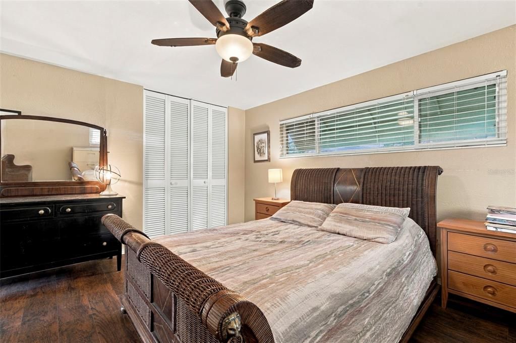 For Sale: $500,000 (3 beds, 2 baths, 1827 Square Feet)