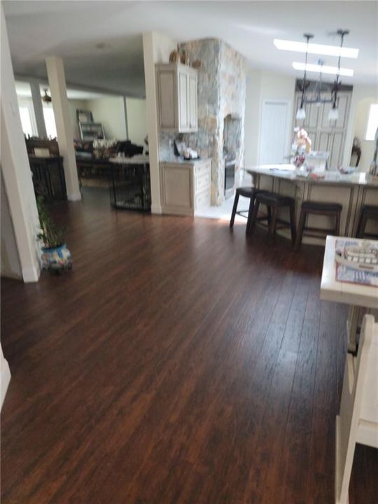 For Sale: $360,000 (3 beds, 2 baths, 2100 Square Feet)