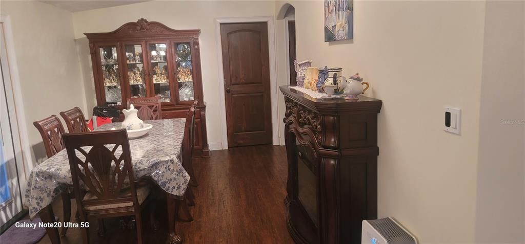 For Sale: $360,000 (3 beds, 2 baths, 2100 Square Feet)