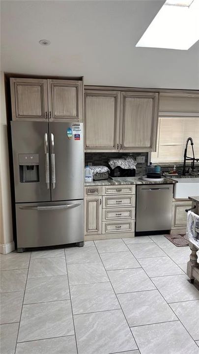 For Sale: $360,000 (3 beds, 2 baths, 2100 Square Feet)
