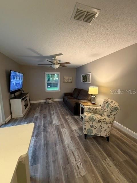 For Sale: $285,900 (3 beds, 2 baths, 1680 Square Feet)