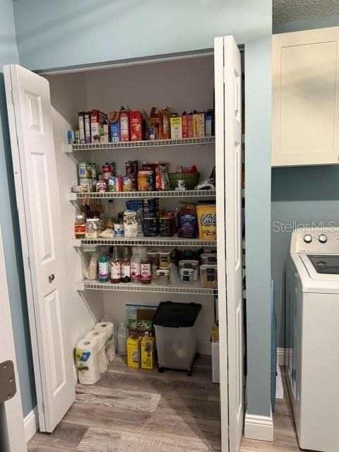 For Sale: $285,900 (3 beds, 2 baths, 1680 Square Feet)