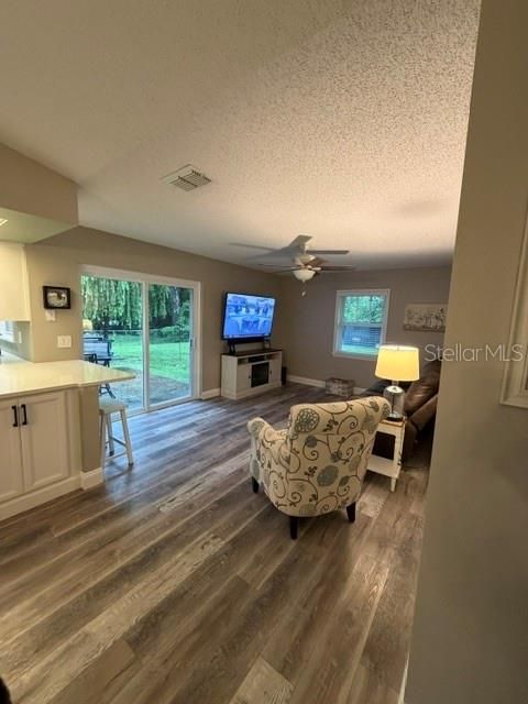 For Sale: $285,900 (3 beds, 2 baths, 1680 Square Feet)