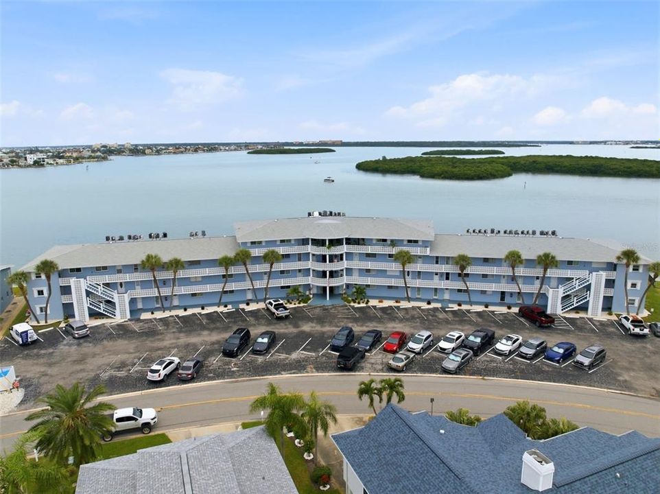 For Sale: $335,000 (2 beds, 2 baths, 1245 Square Feet)