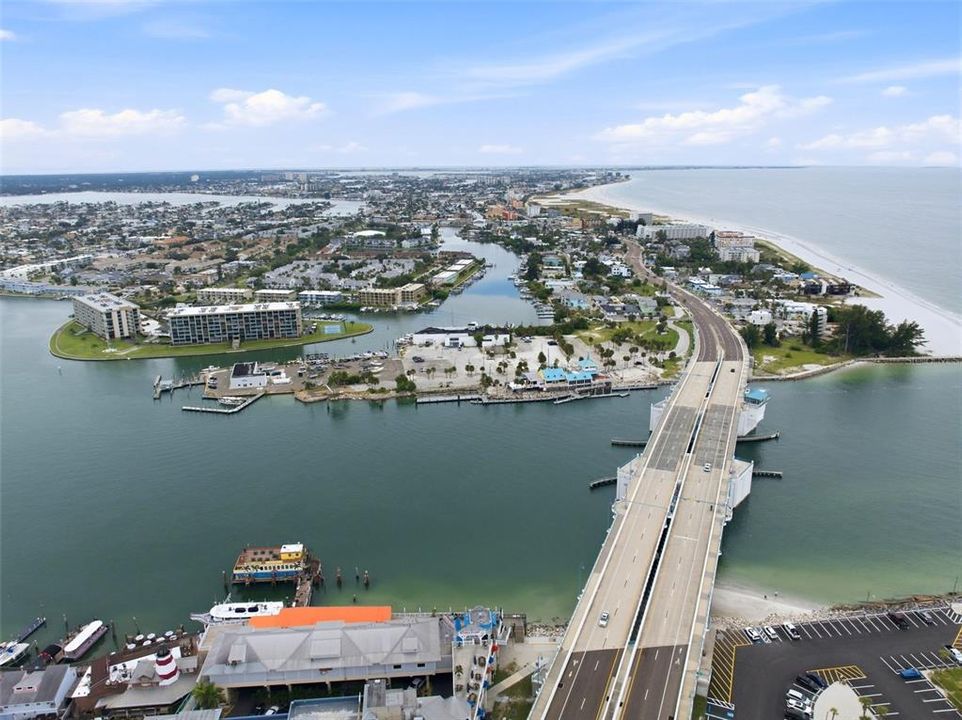 For Sale: $335,000 (2 beds, 2 baths, 1245 Square Feet)