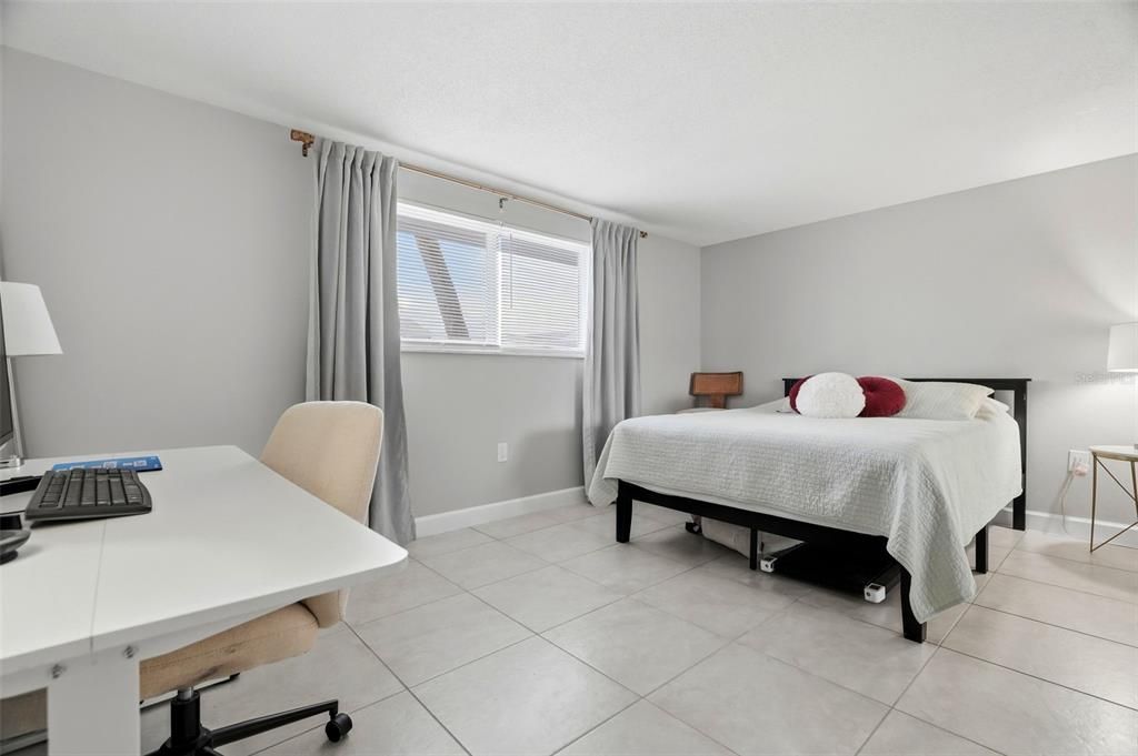 For Sale: $335,000 (2 beds, 2 baths, 1245 Square Feet)
