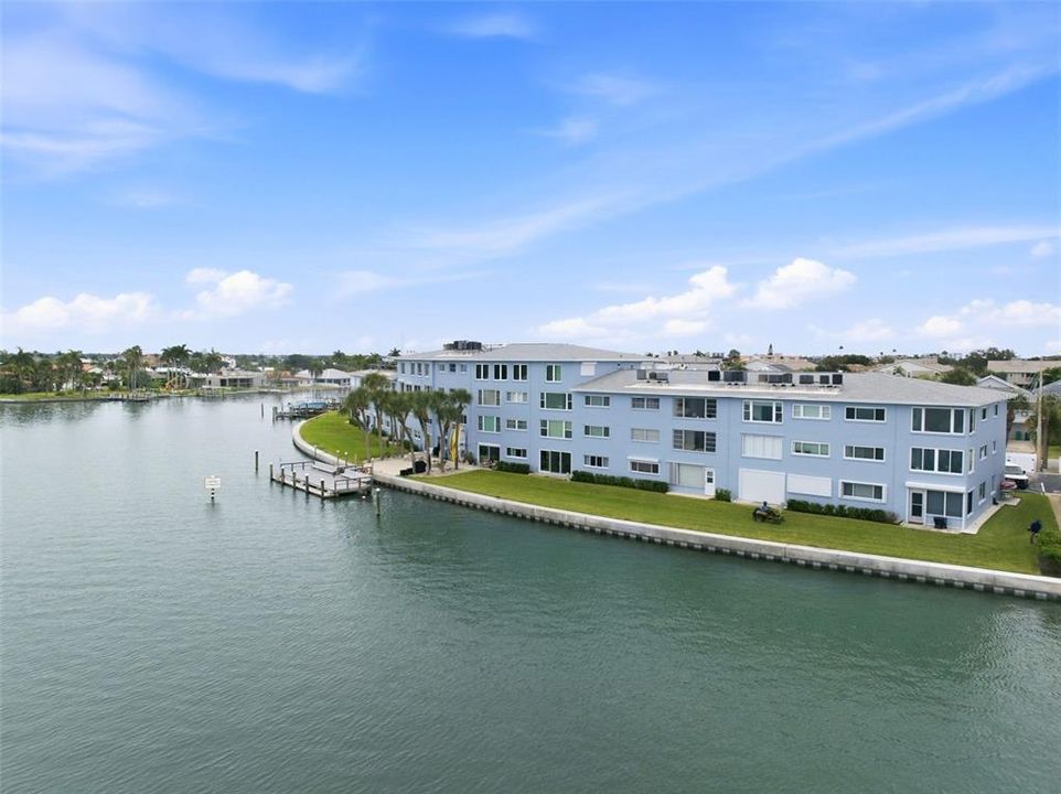 For Sale: $335,000 (2 beds, 2 baths, 1245 Square Feet)