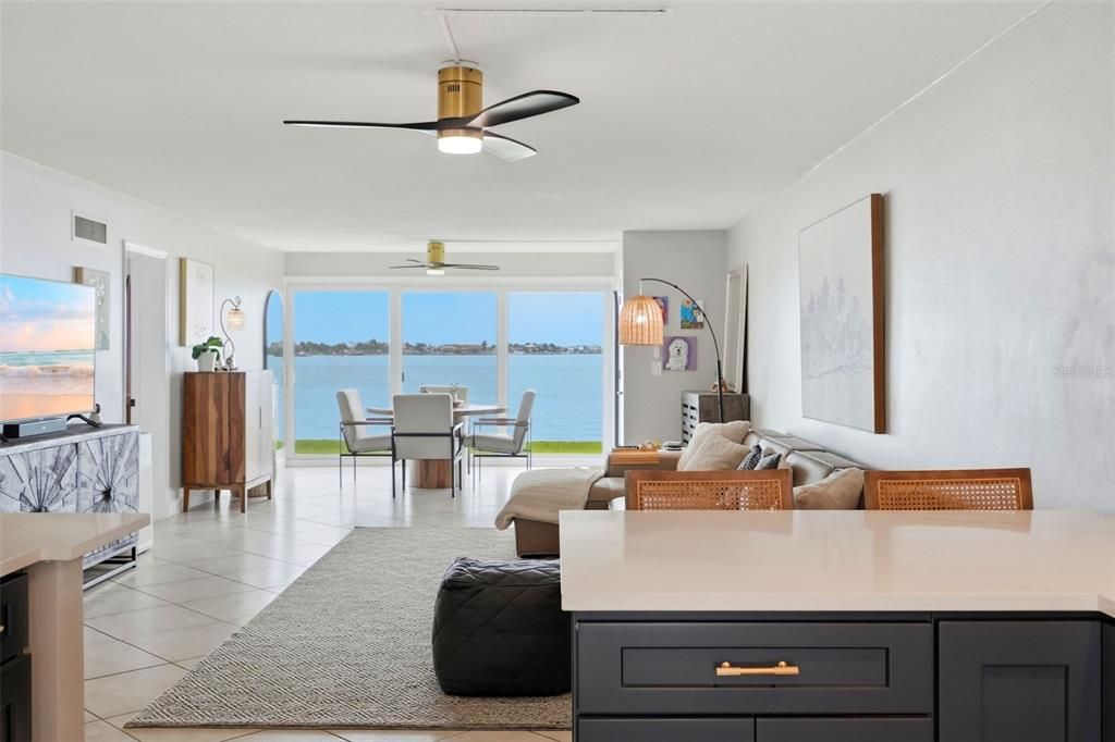 For Sale: $335,000 (2 beds, 2 baths, 1245 Square Feet)