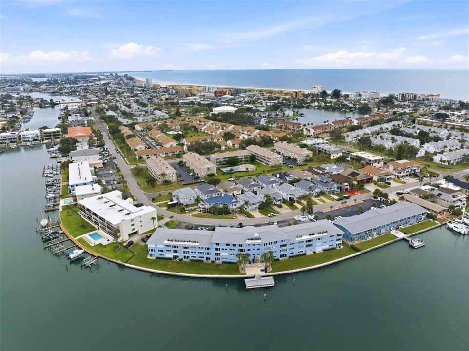 For Sale: $335,000 (2 beds, 2 baths, 1245 Square Feet)