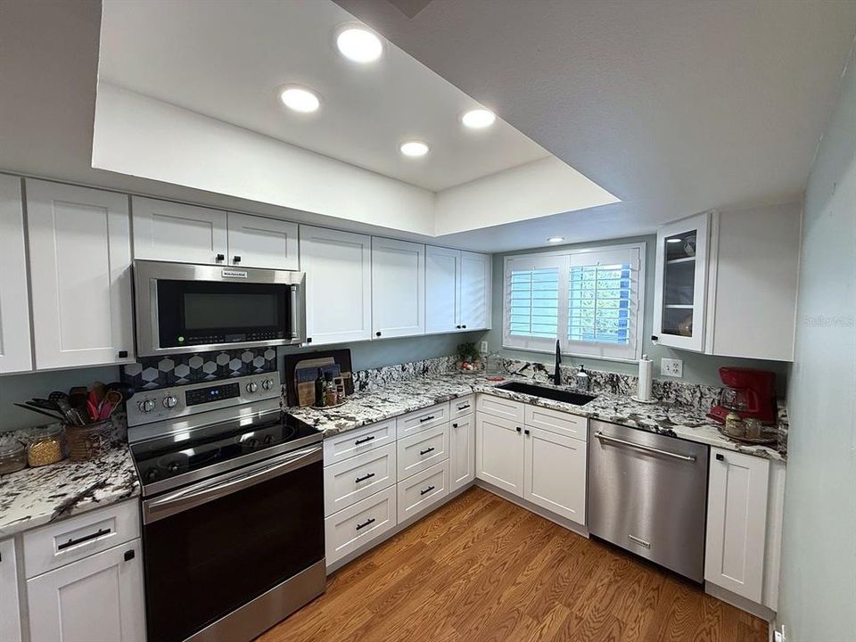 For Sale: $179,000 (2 beds, 2 baths, 1004 Square Feet)