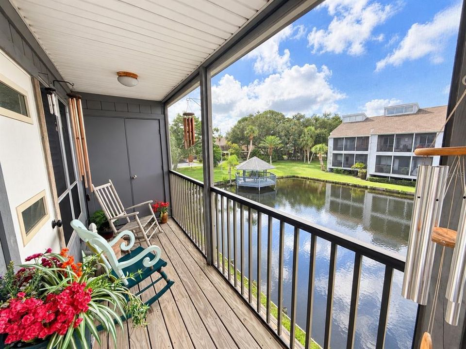 For Sale: $179,000 (2 beds, 2 baths, 1004 Square Feet)
