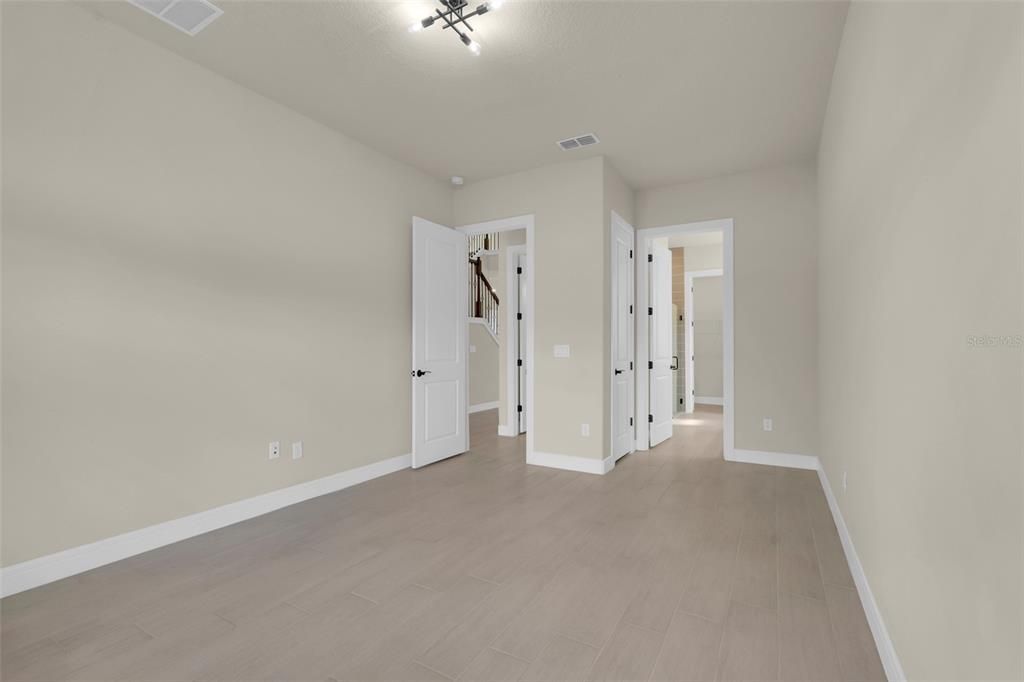 For Sale: $1,350,000 (7 beds, 6 baths, 5240 Square Feet)