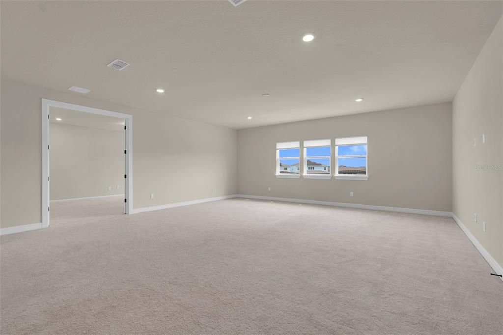 For Sale: $1,350,000 (7 beds, 6 baths, 5240 Square Feet)