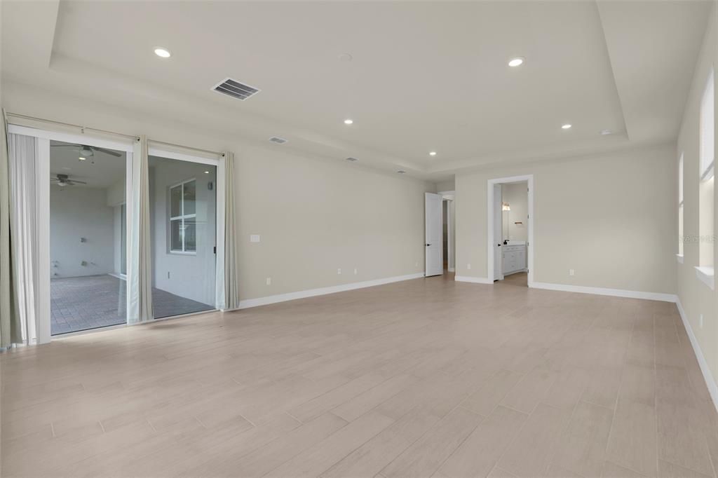 For Sale: $1,350,000 (7 beds, 6 baths, 5240 Square Feet)