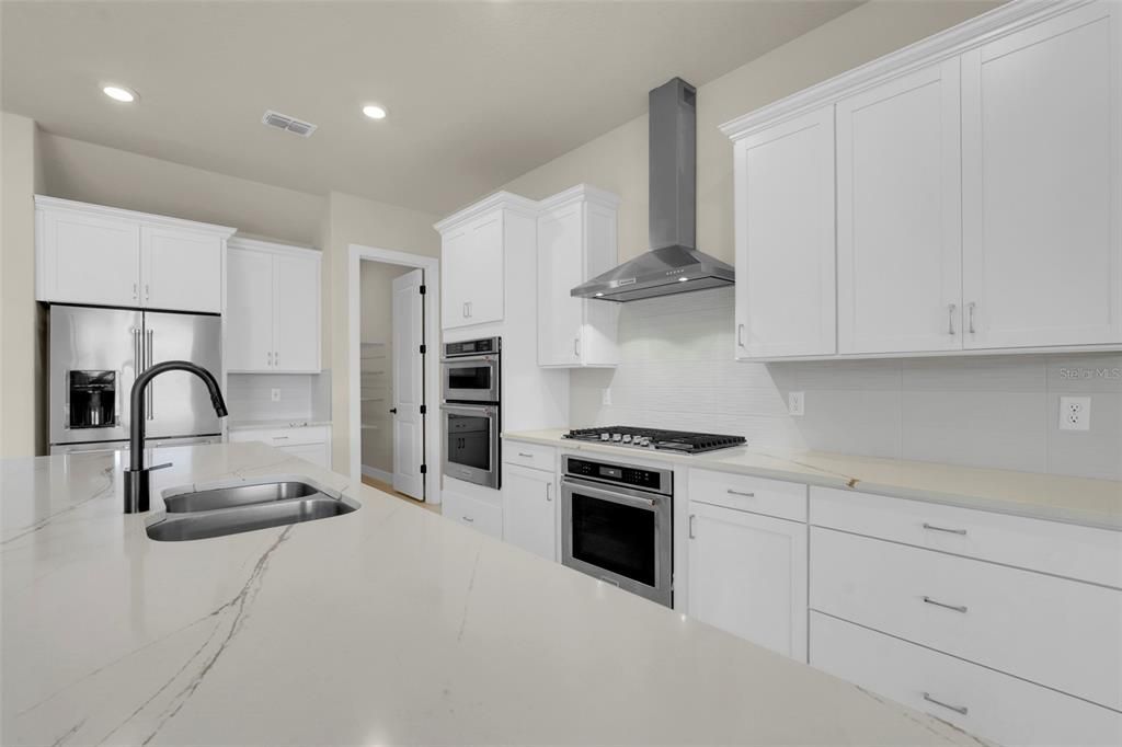 For Sale: $1,350,000 (7 beds, 6 baths, 5240 Square Feet)