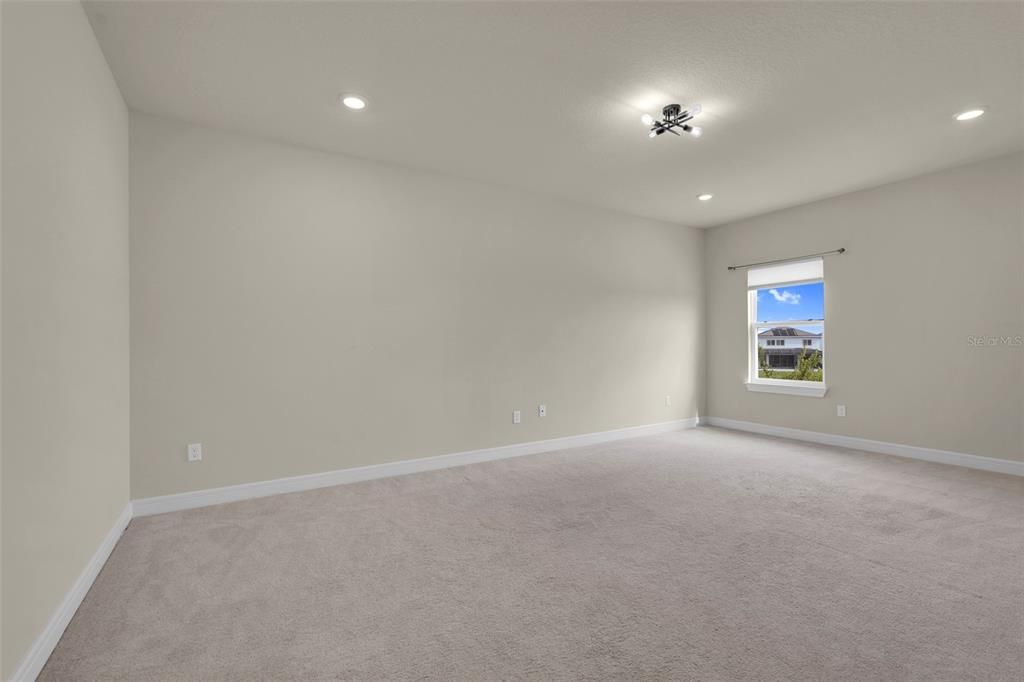 For Sale: $1,350,000 (7 beds, 6 baths, 5240 Square Feet)