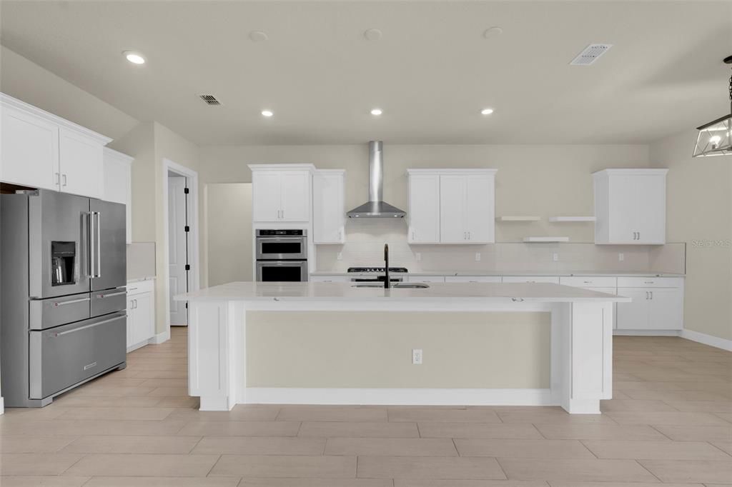 For Sale: $1,350,000 (7 beds, 6 baths, 5240 Square Feet)