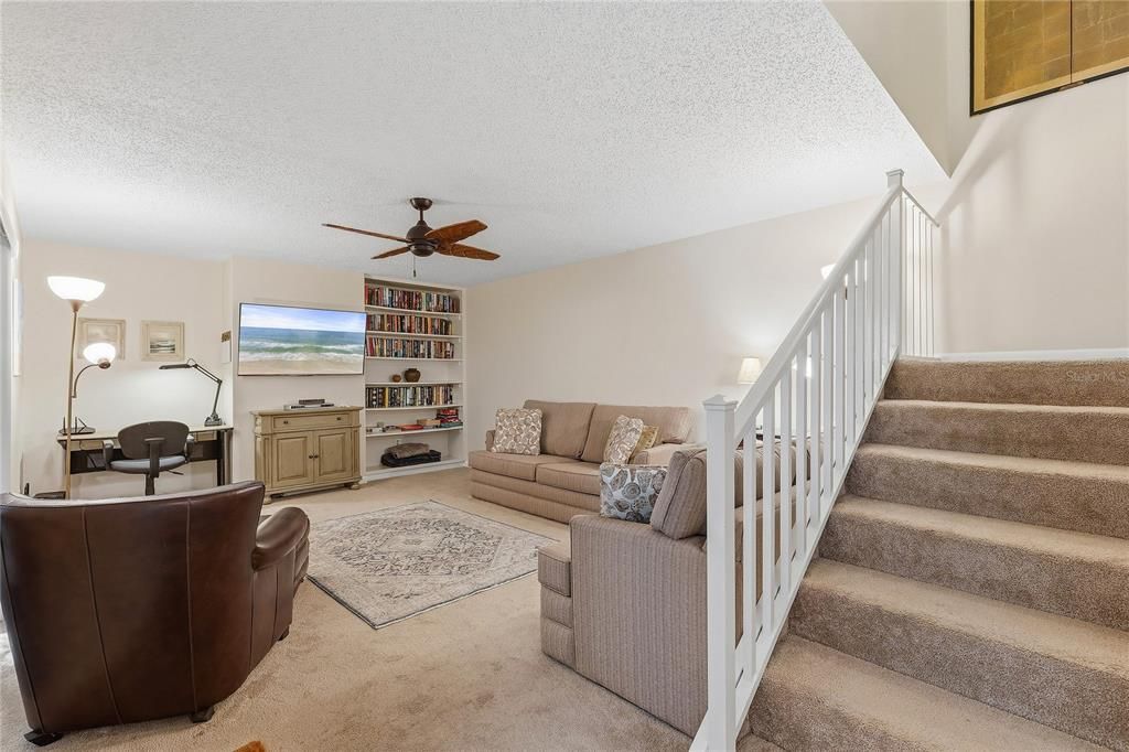 For Sale: $343,900 (2 beds, 2 baths, 1188 Square Feet)