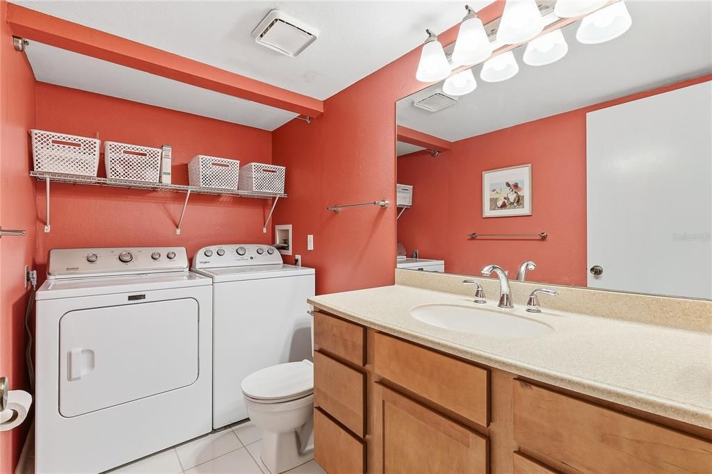 For Sale: $343,900 (2 beds, 2 baths, 1188 Square Feet)