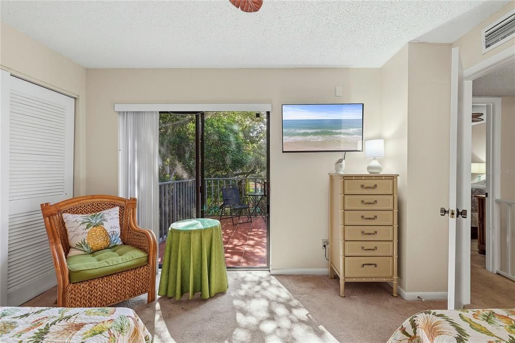 For Sale: $343,900 (2 beds, 2 baths, 1188 Square Feet)