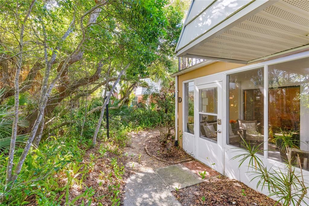 For Sale: $343,900 (2 beds, 2 baths, 1188 Square Feet)