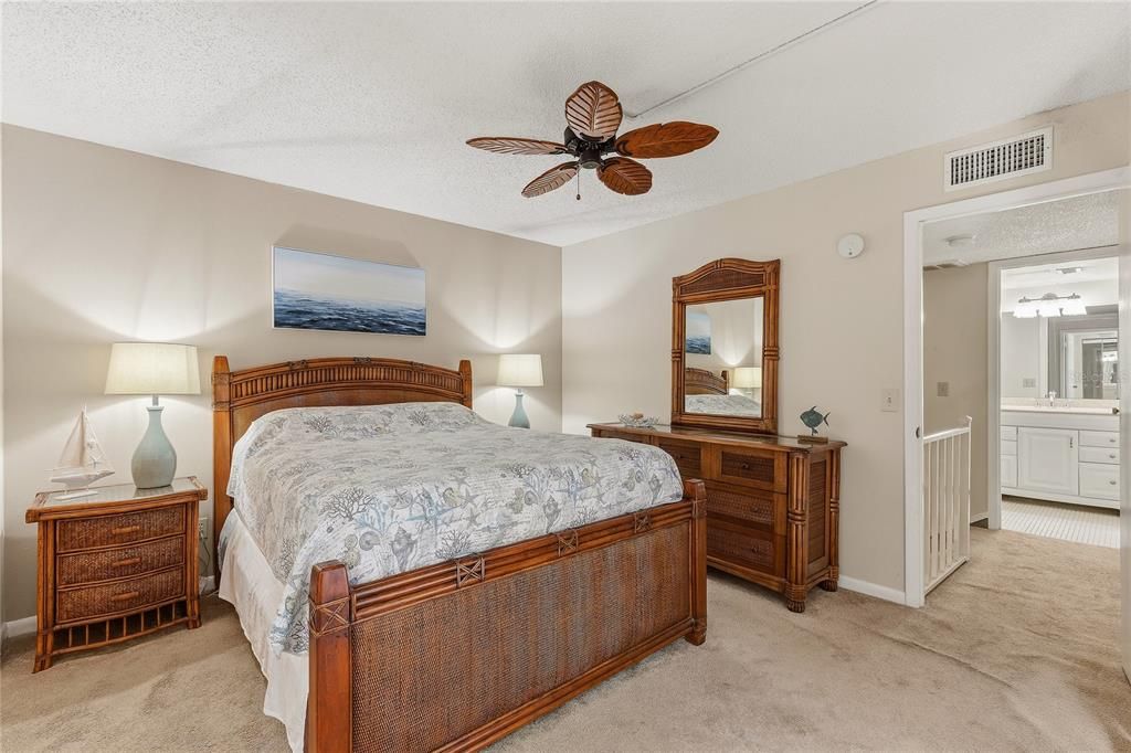 For Sale: $343,900 (2 beds, 2 baths, 1188 Square Feet)