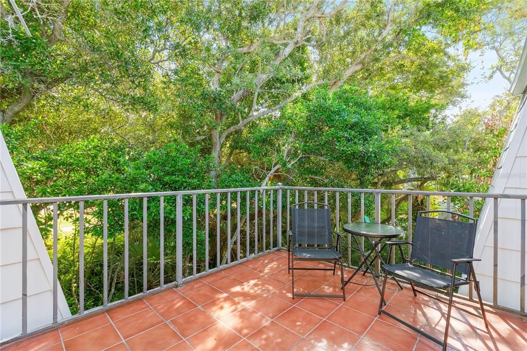 For Sale: $343,900 (2 beds, 2 baths, 1188 Square Feet)