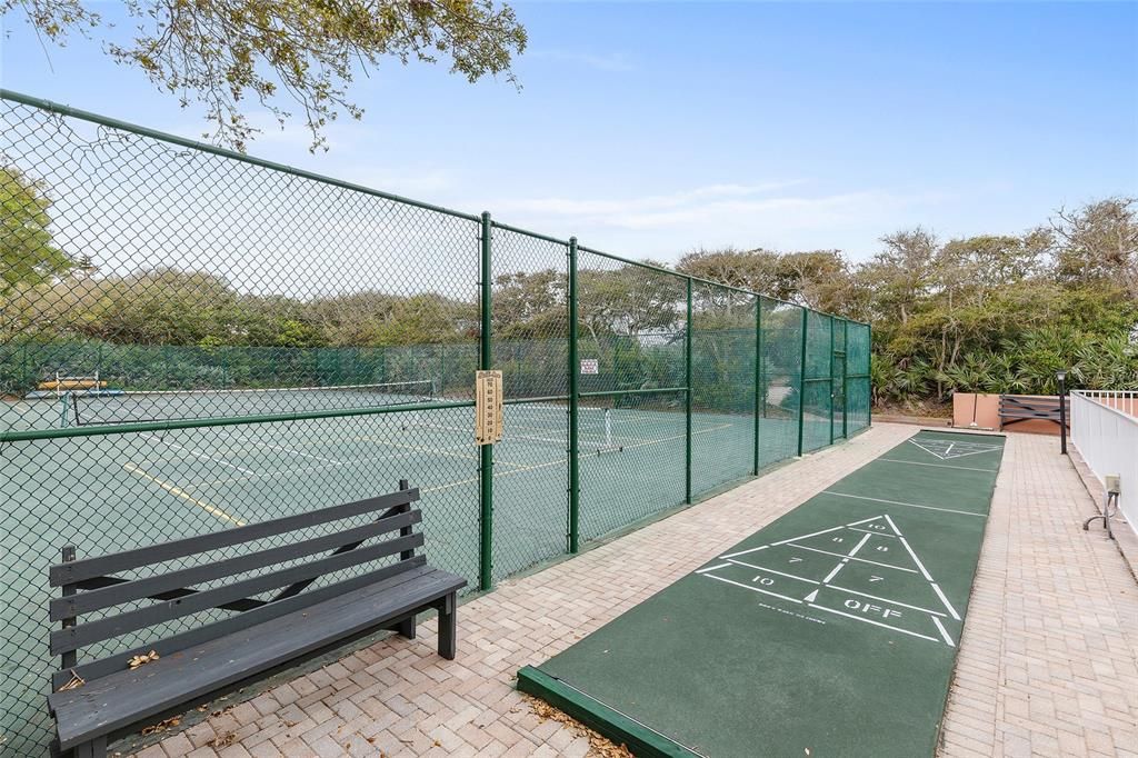 For Sale: $343,900 (2 beds, 2 baths, 1188 Square Feet)