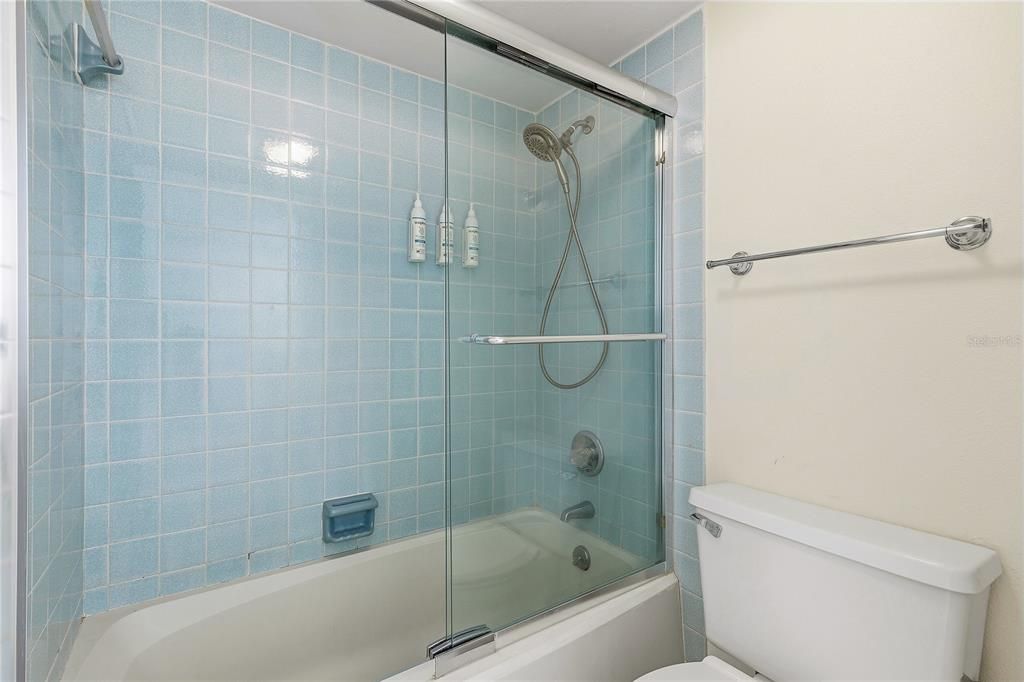 For Sale: $343,900 (2 beds, 2 baths, 1188 Square Feet)