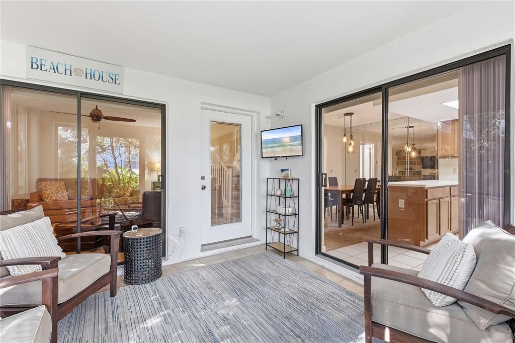 For Sale: $343,900 (2 beds, 2 baths, 1188 Square Feet)