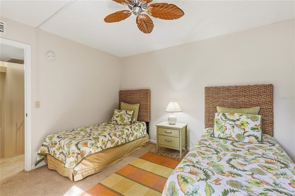 For Sale: $343,900 (2 beds, 2 baths, 1188 Square Feet)