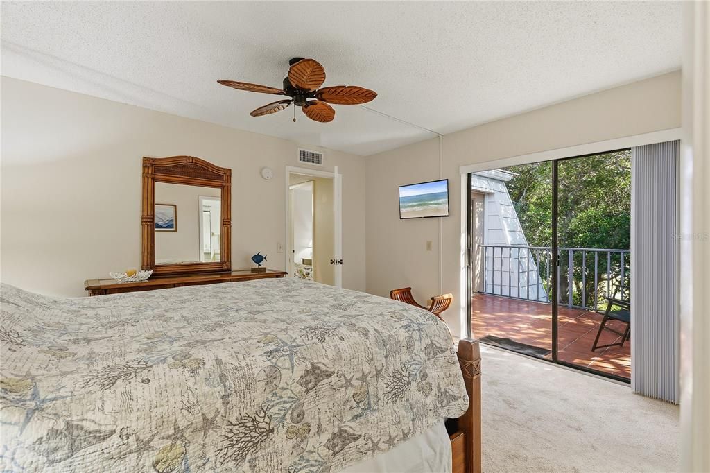 For Sale: $343,900 (2 beds, 2 baths, 1188 Square Feet)