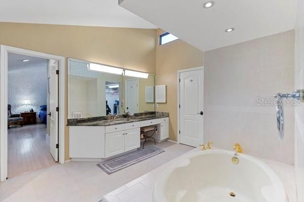 For Sale: $489,000 (3 beds, 2 baths, 2749 Square Feet)