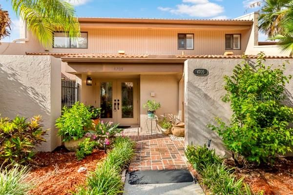 For Sale: $489,000 (3 beds, 2 baths, 2749 Square Feet)