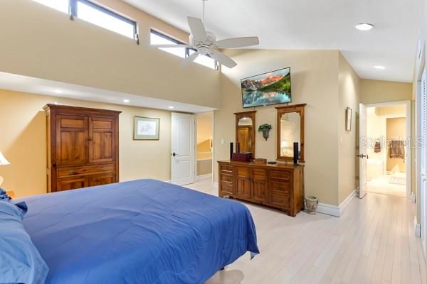 For Sale: $489,000 (3 beds, 2 baths, 2749 Square Feet)