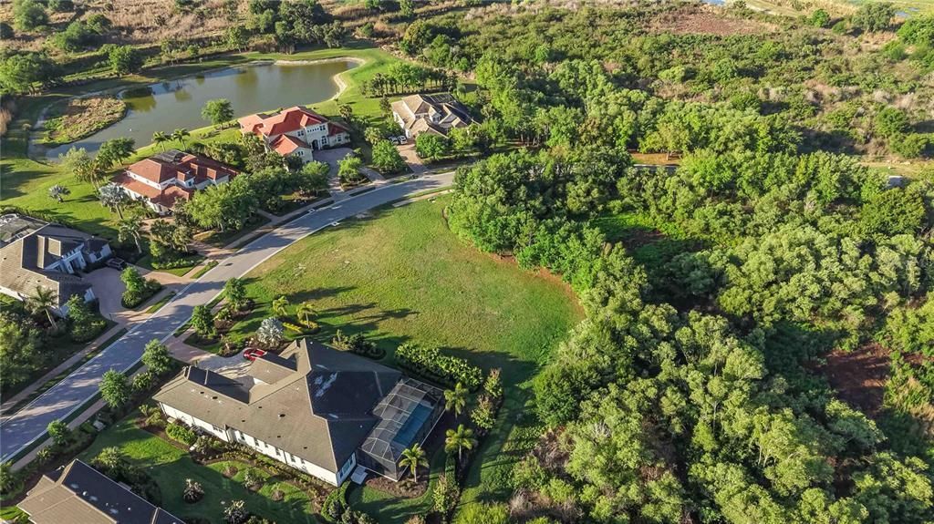 待售: $700,000 (0.54 acres)