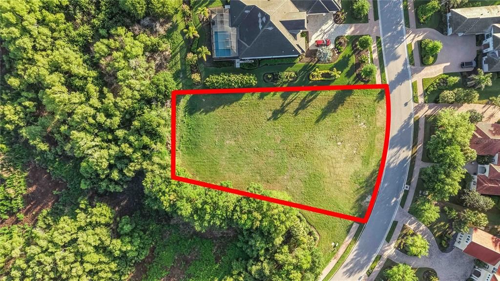待售: $700,000 (0.54 acres)