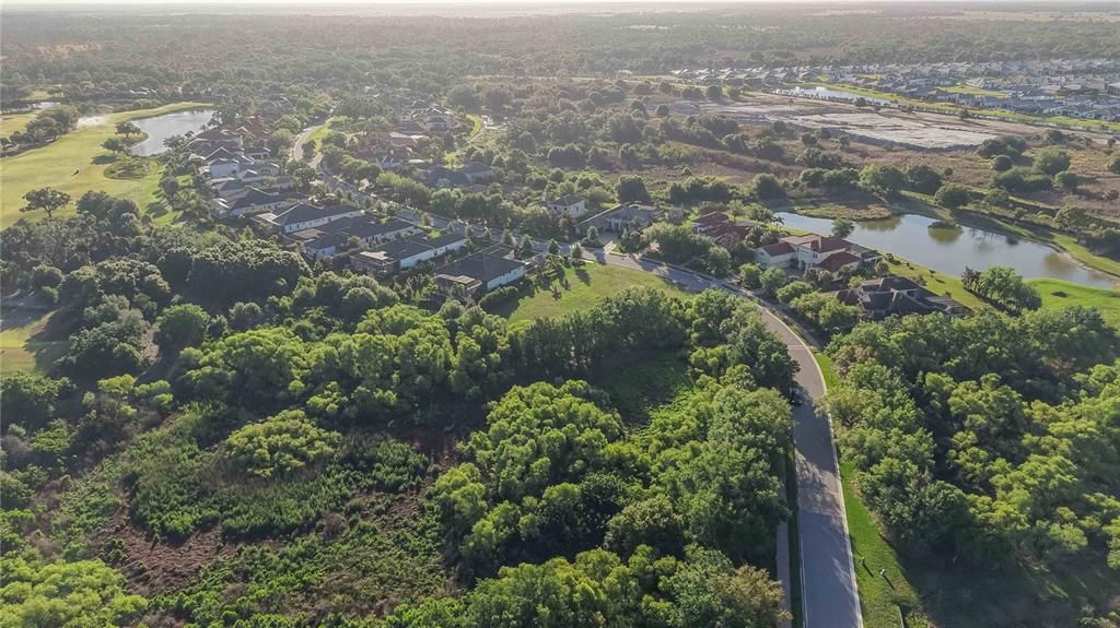 待售: $700,000 (0.54 acres)