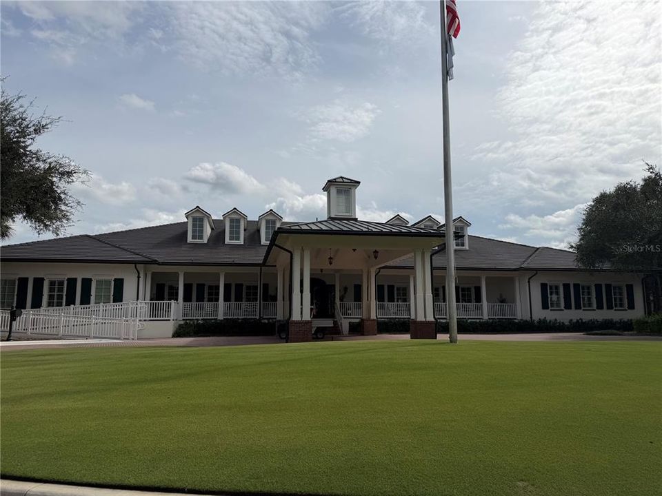 待售: $700,000 (0.54 acres)