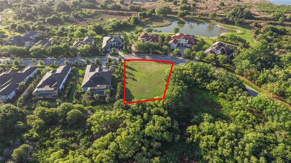 待售: $700,000 (0.54 acres)