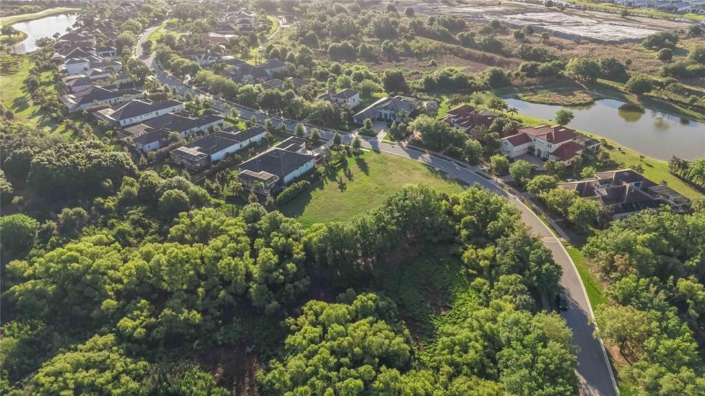 待售: $700,000 (0.54 acres)