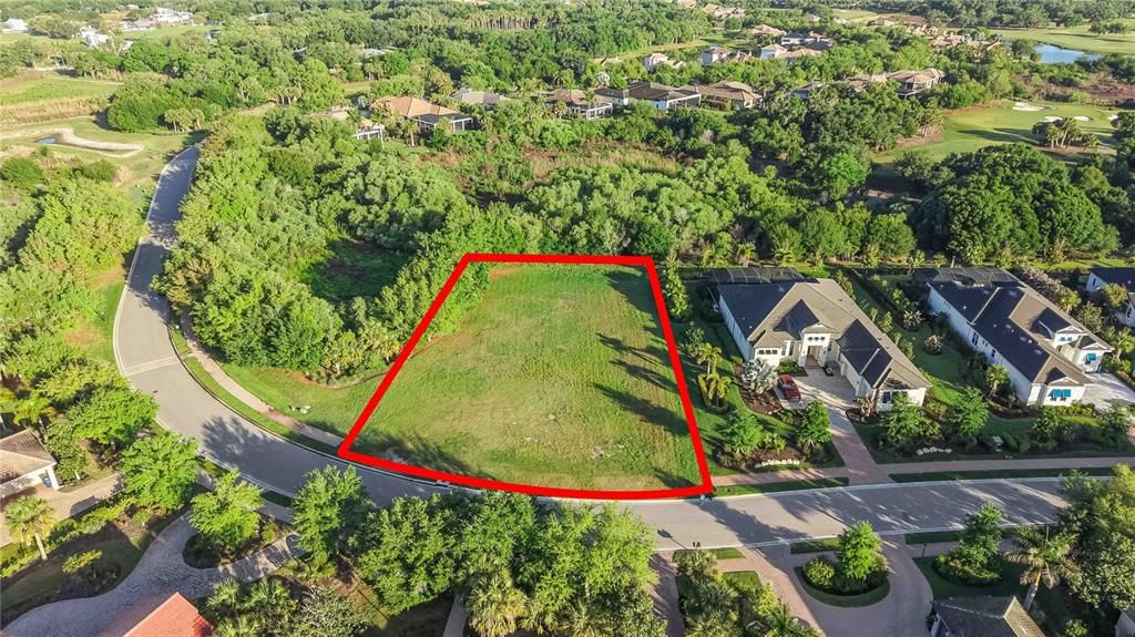 待售: $700,000 (0.54 acres)