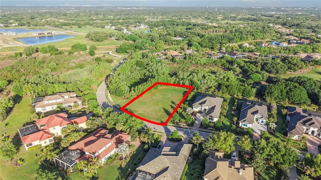 待售: $700,000 (0.54 acres)