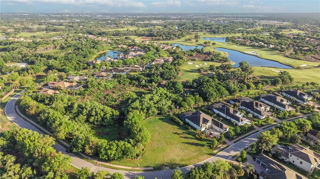 待售: $700,000 (0.54 acres)