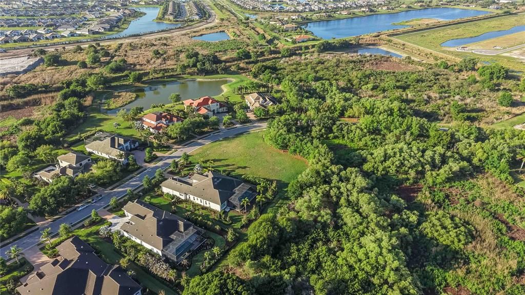 待售: $700,000 (0.54 acres)