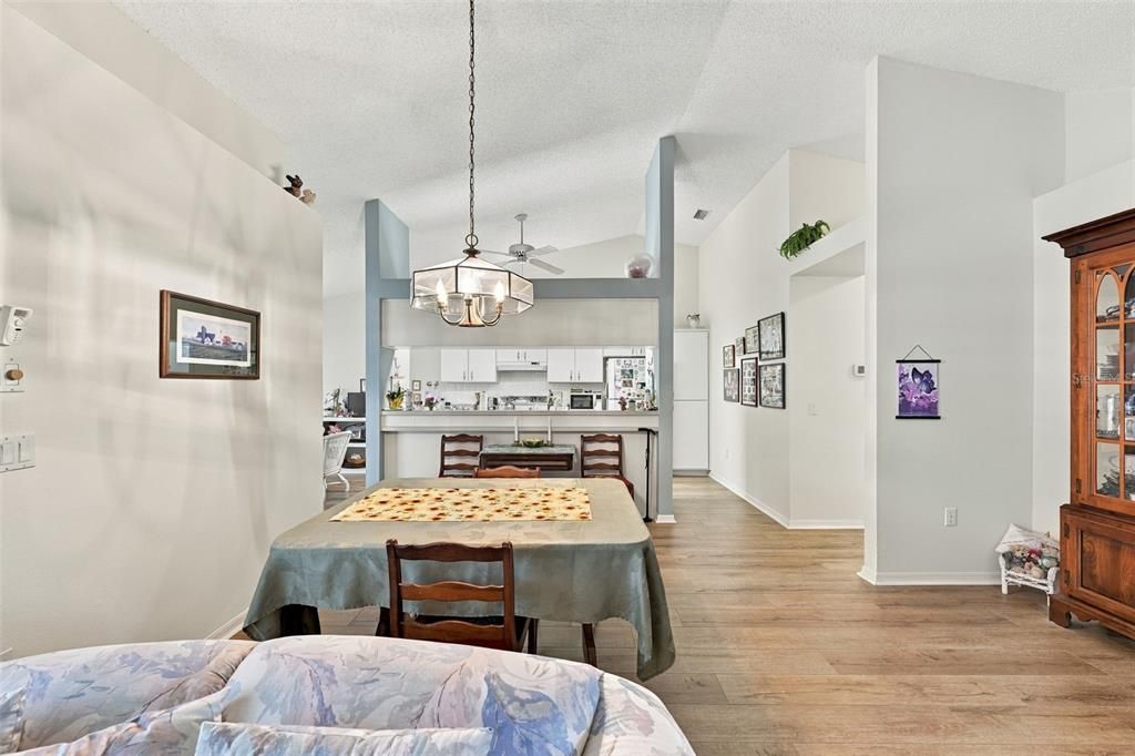 En Venta: $425,000 (3 camas, 2 baños, 1694 Pies cuadrados)
