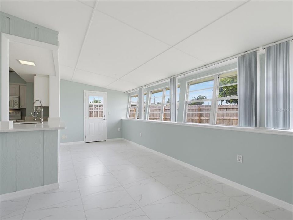 For Sale: $349,000 (2 beds, 2 baths, 1588 Square Feet)