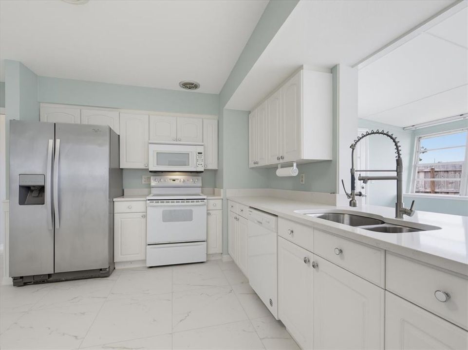 For Sale: $349,000 (2 beds, 2 baths, 1588 Square Feet)
